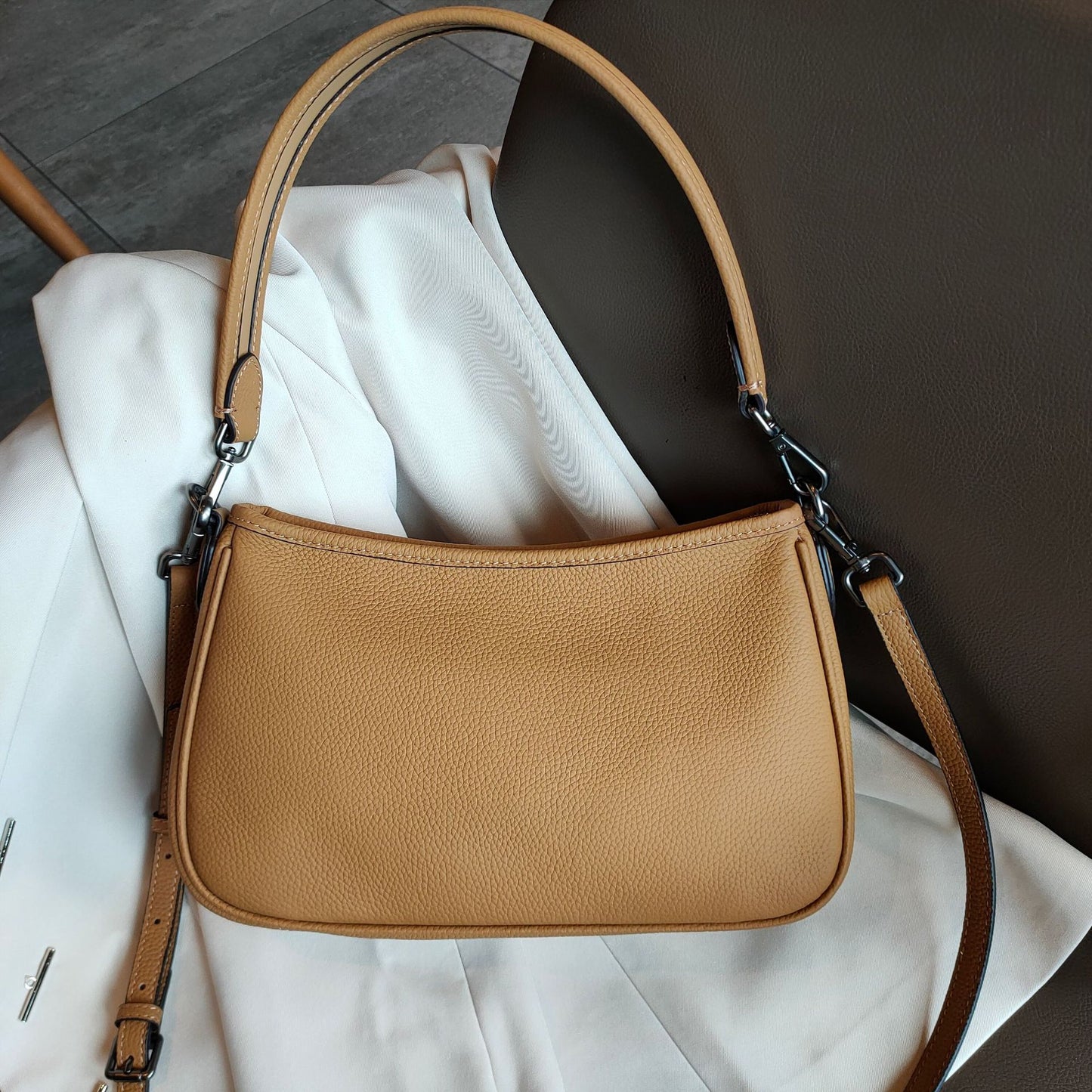 Women's Underarm Toe Layer Leather Simple Soft Shoulder Bags