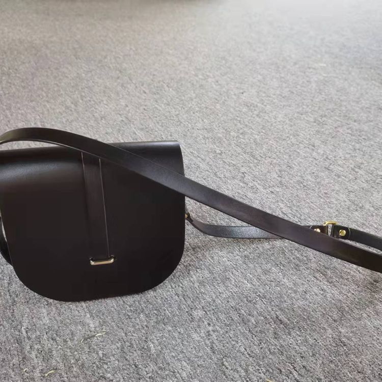 Women's Batch Retro Saddle Genuine Leather Fashion Crossbody Bags
