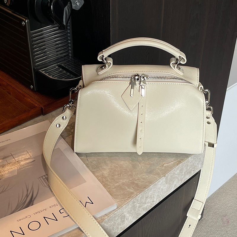 Fashionable Retro Commuter High-grade Pillow Soft Handbags