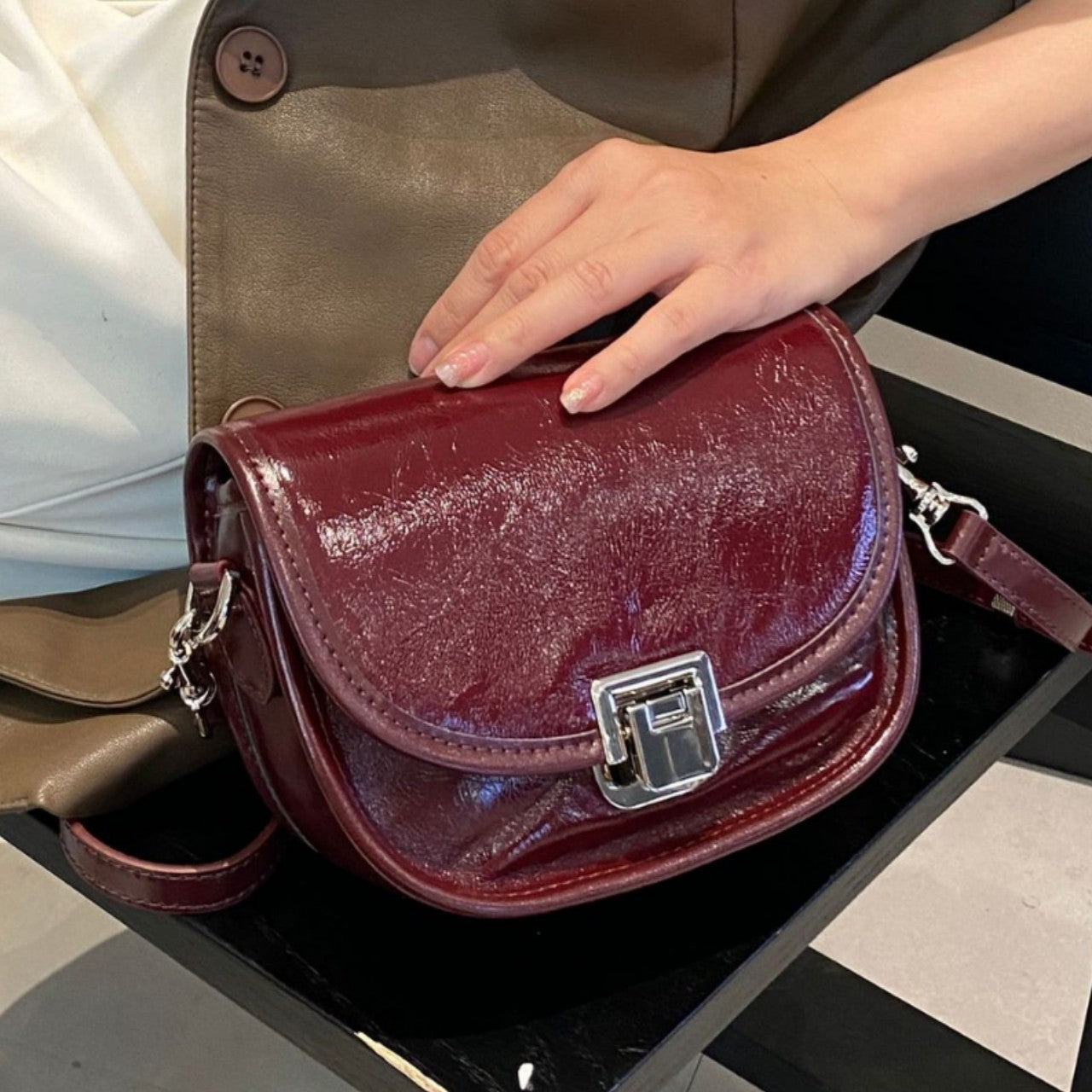 Women's Oil Wax Leather Fashion Elegant Shell Bags