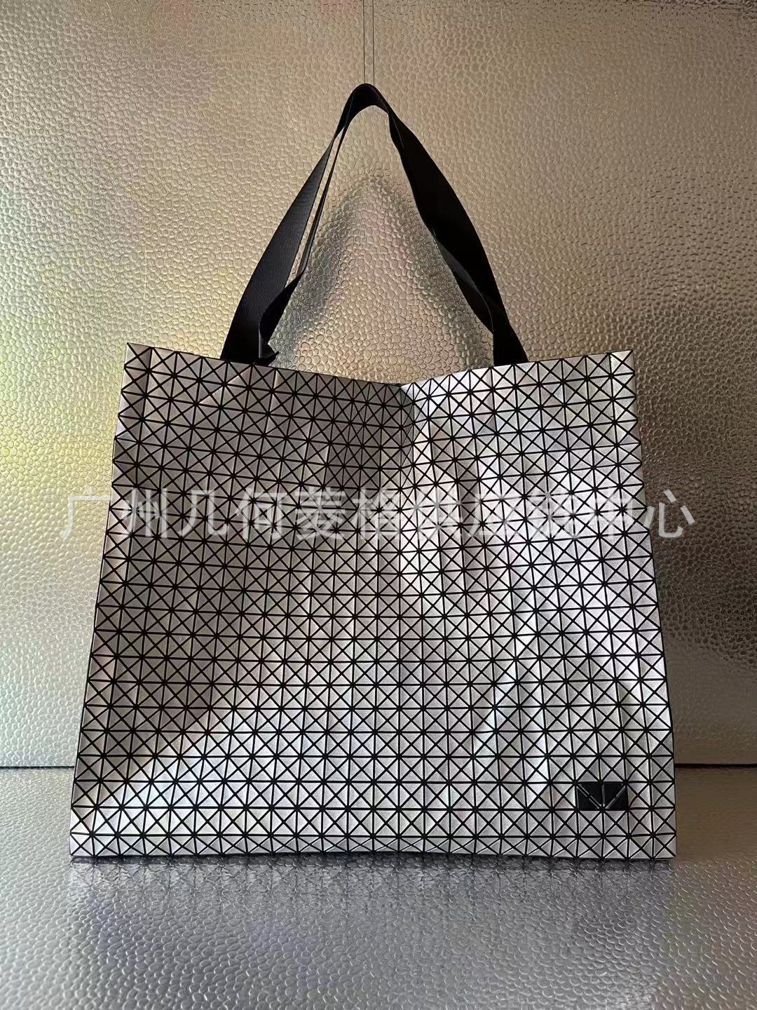 Geometric Diamond Pattern Silicone Check Lifetime Shoulder Bags