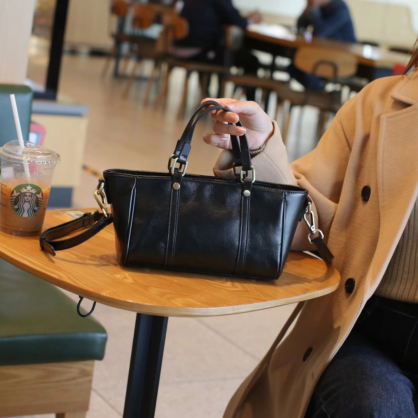 Women's High-grade Soft Leather Fashionable Retro Artistic Shoulder Bags