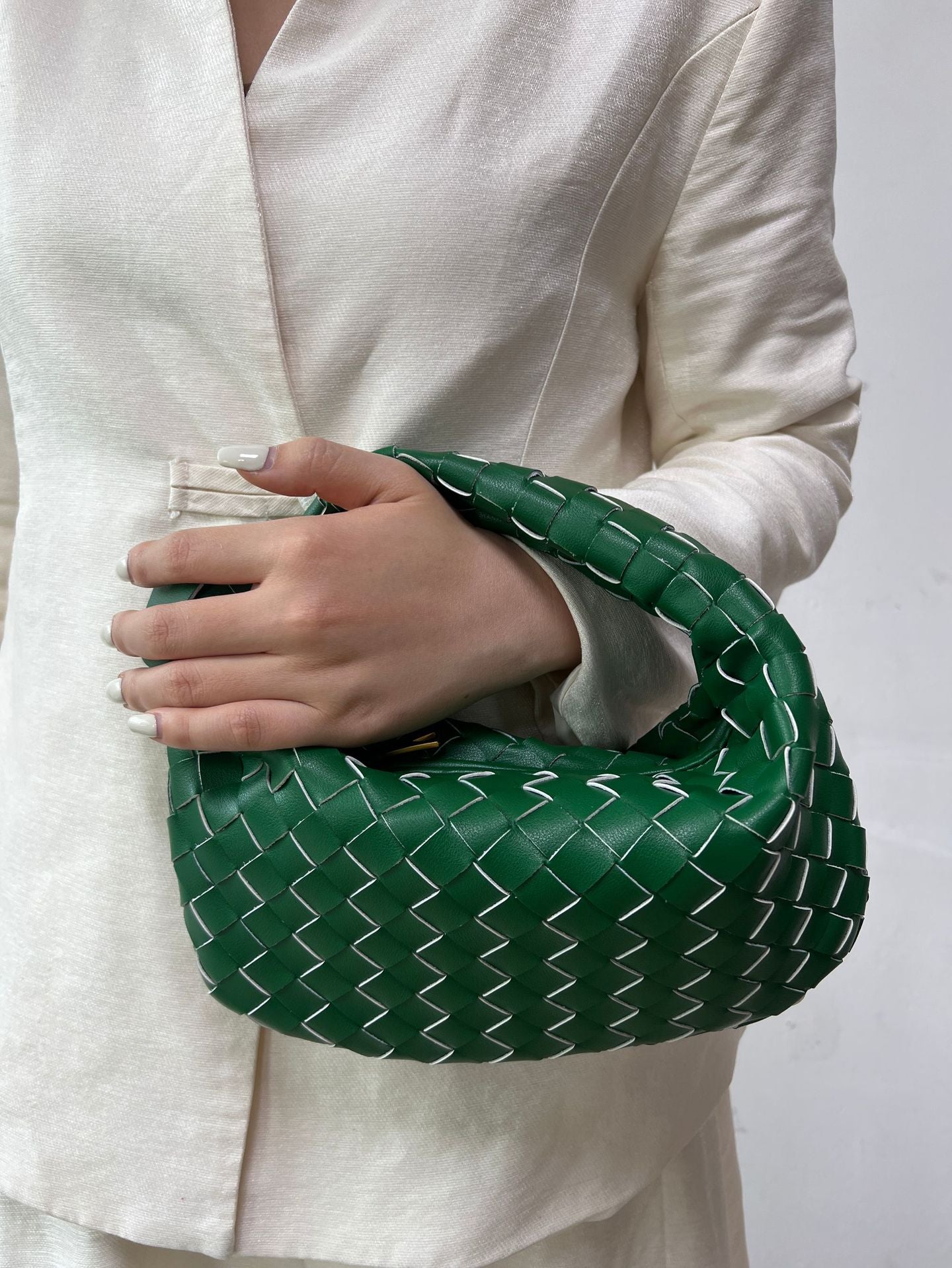 Women's Trendy Dumpling Elegant Personality Croissant Hand-woven Handbags