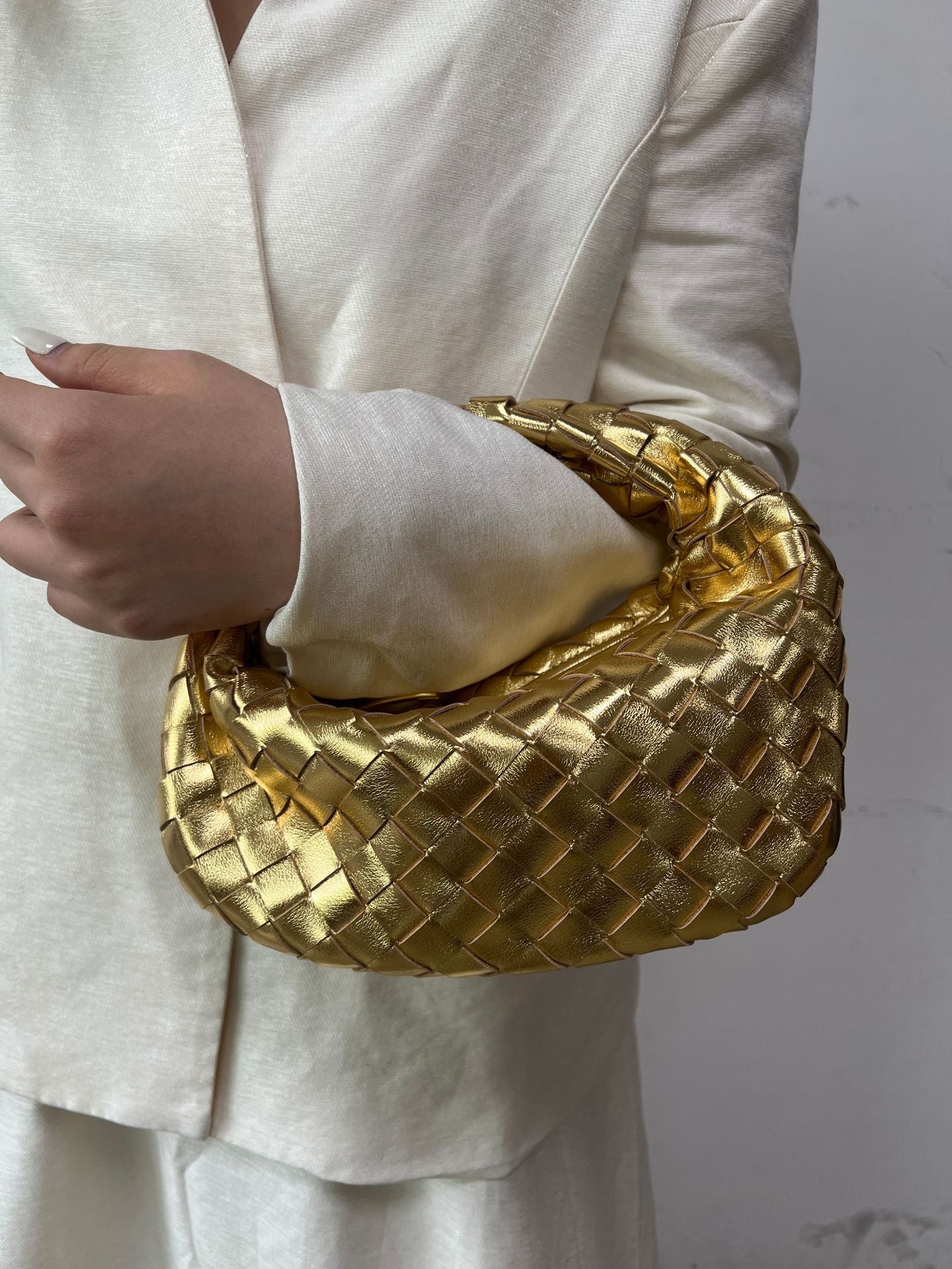 Women's Trendy Dumpling Elegant Personality Croissant Hand-woven Handbags