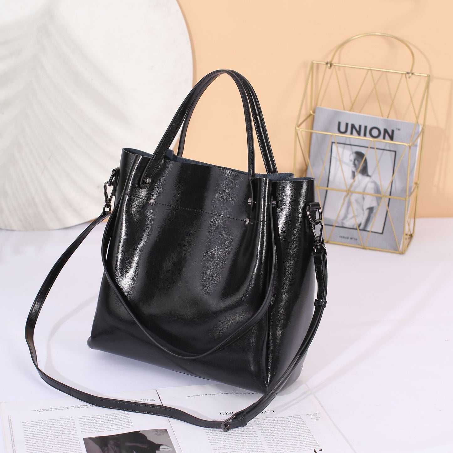 Women's Leather Fashion Large Capacity Portable Design Shoulder Bags