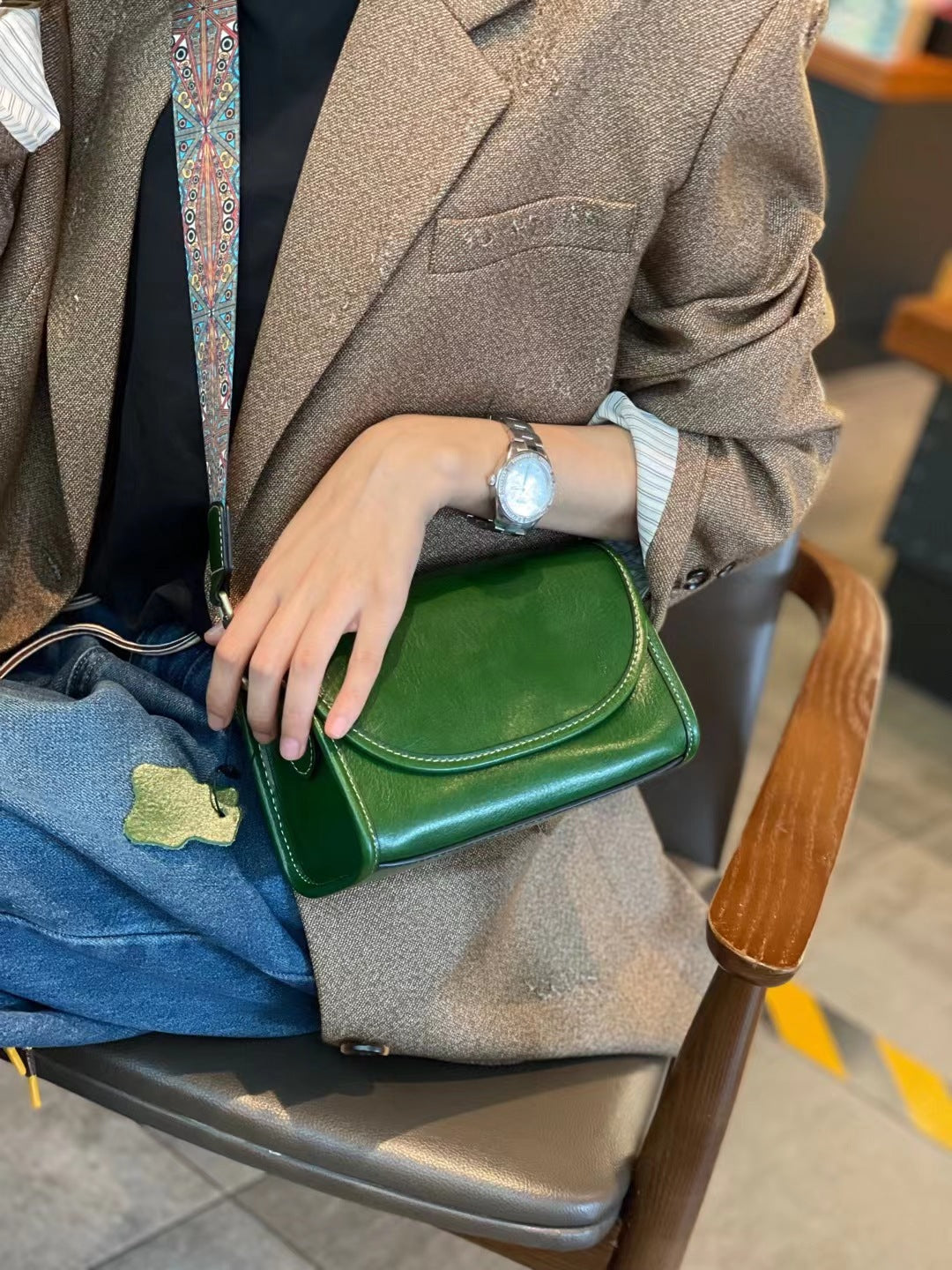 Women's Retro Fashion Trendy Wide Strap Bags