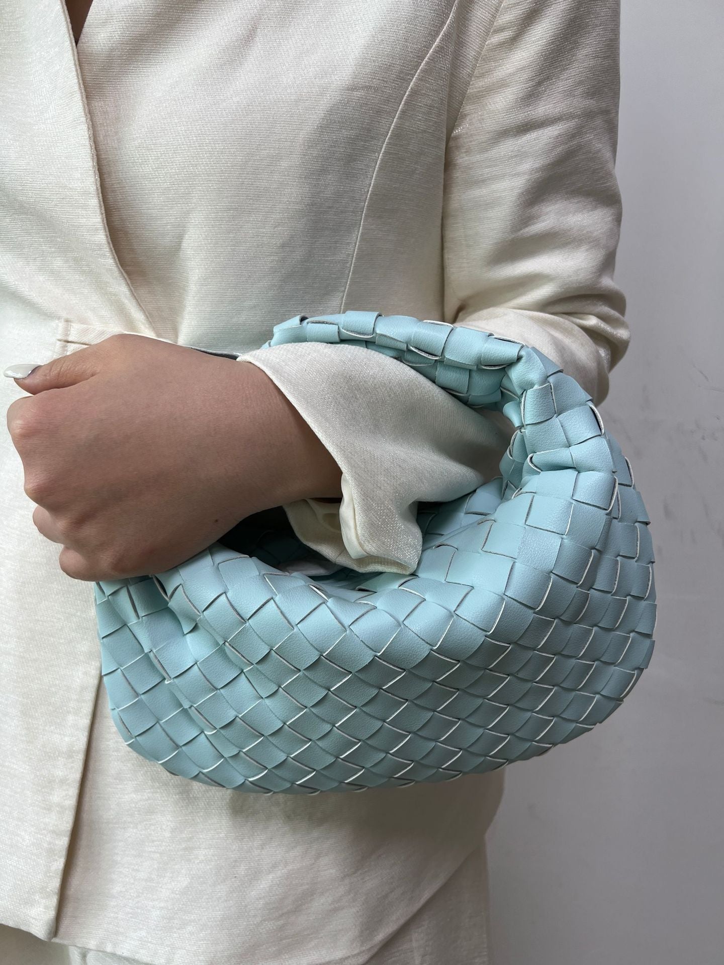 Women's Trendy Dumpling Elegant Personality Croissant Hand-woven Handbags
