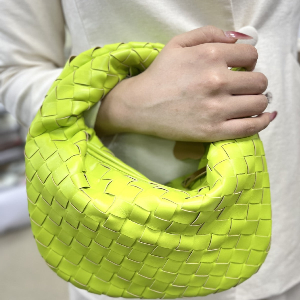 Women's High-grade Handmade Woven Fashion Dumpling Portable Handbags