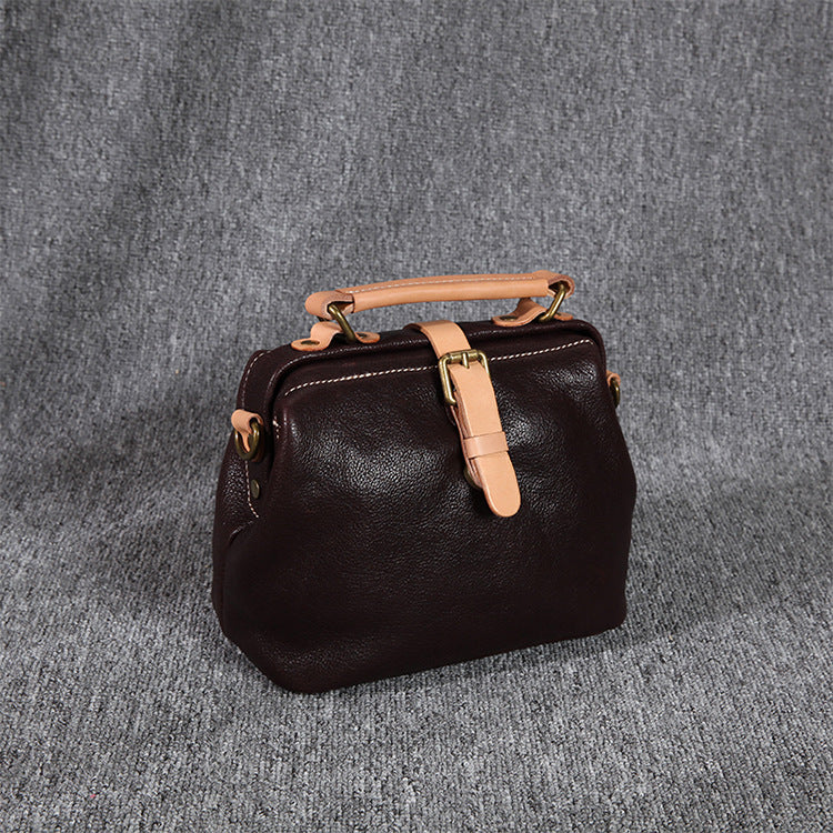 Women's Leather Doctor Shrink Pattern Vegetable Tanning First Layer Crossbody Bags