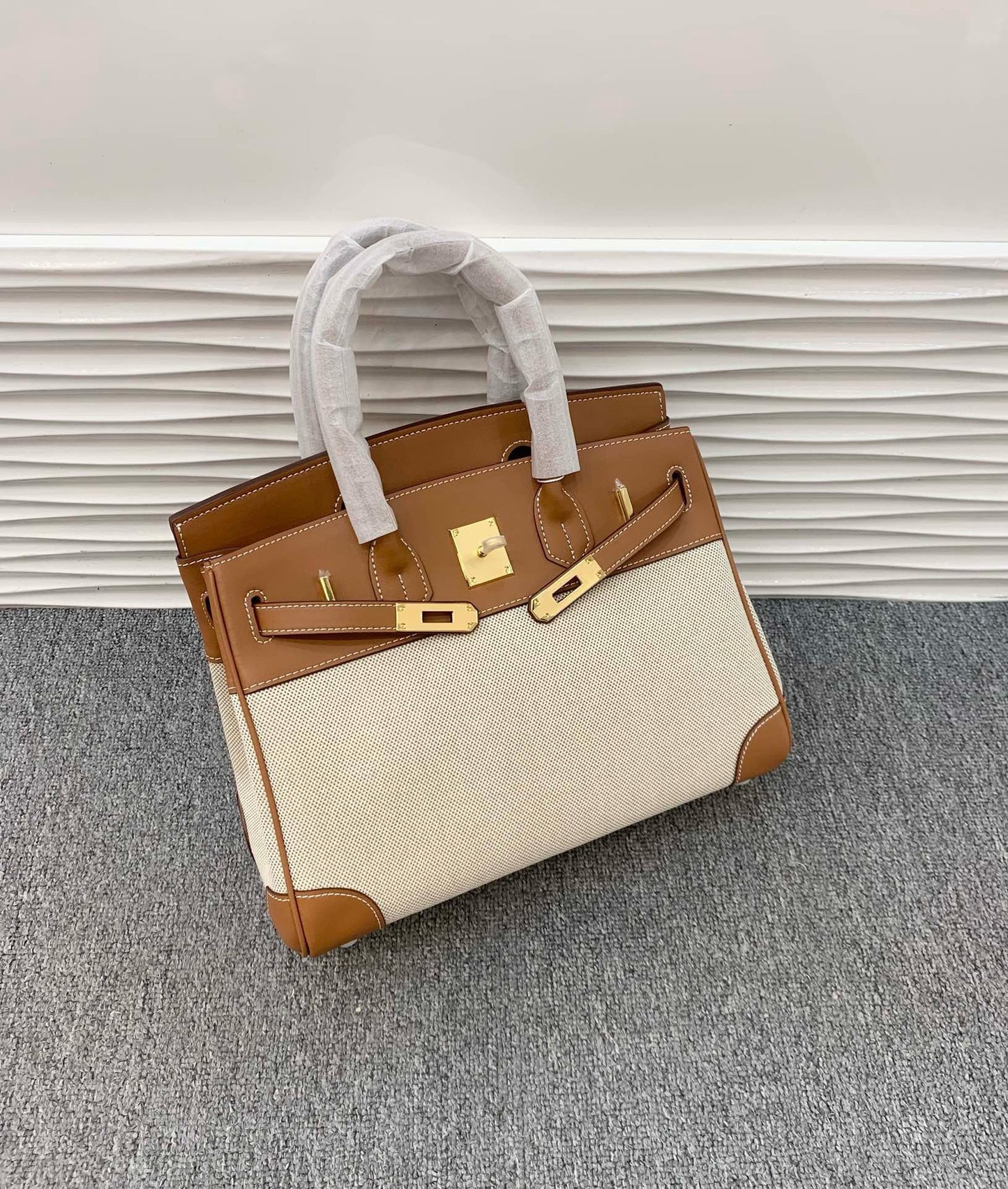 Women's Versatile Contrast Color Canvas With First Handbags