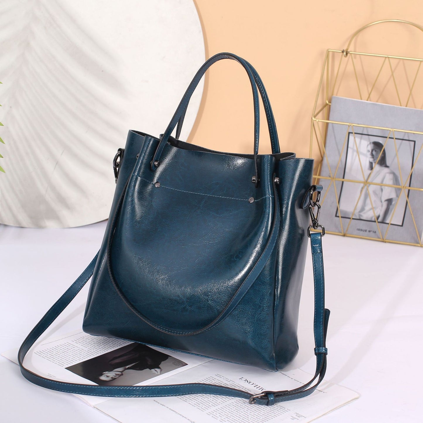 Women's Genuine Leather Oil Wax Simple Big Handbags