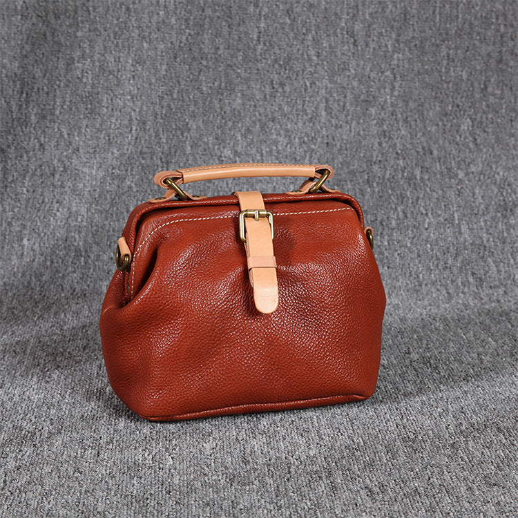 Women's Leather Doctor Shrink Pattern Vegetable Tanning First Layer Crossbody Bags