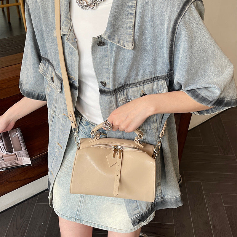 Fashionable Retro Commuter High-grade Pillow Soft Handbags