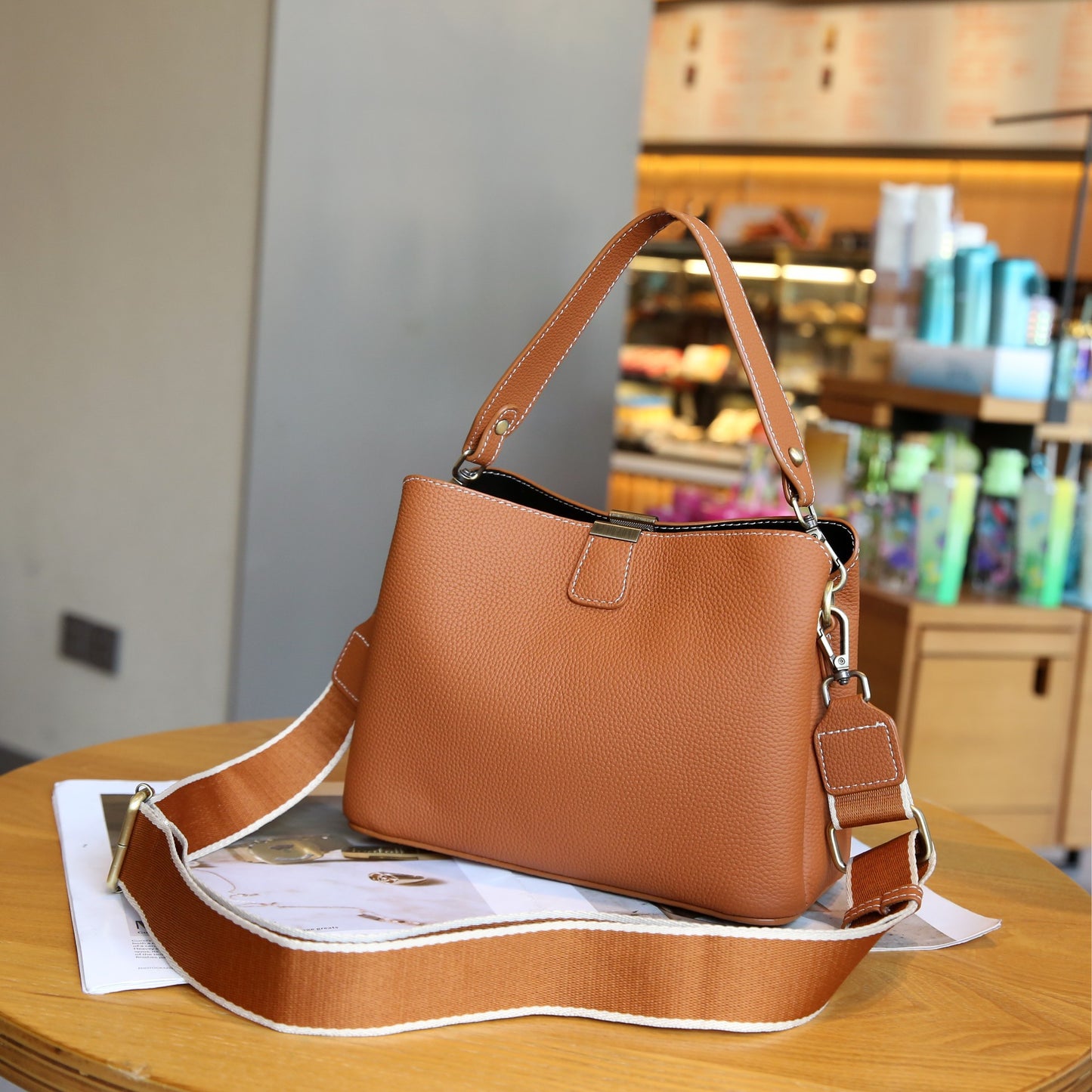 Women's First Layer Cowhide Leather Strap Large Shoulder Bags