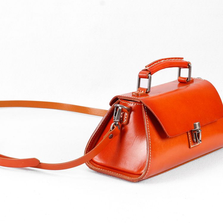Women's Italian Retro Stylish Vegetable Tanned Leather Shoulder Bags