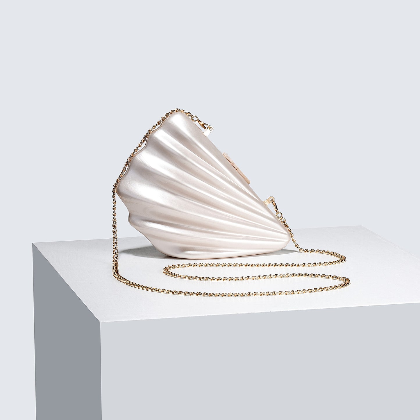 Women's Fan-shaped Shell Acrylic Fashion Wedding Dinner Evening Bags