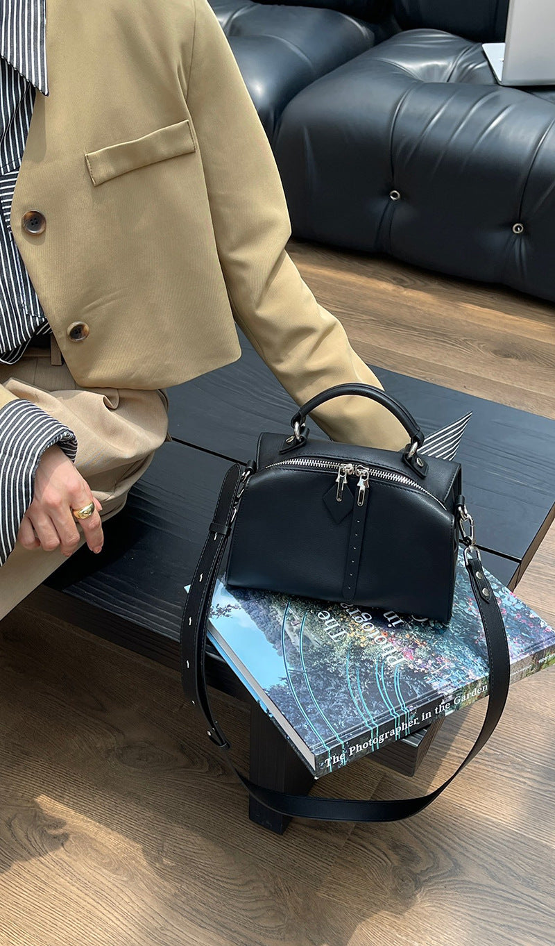 Women's Leather Fashionable Large Capacity Soft Western Handbags