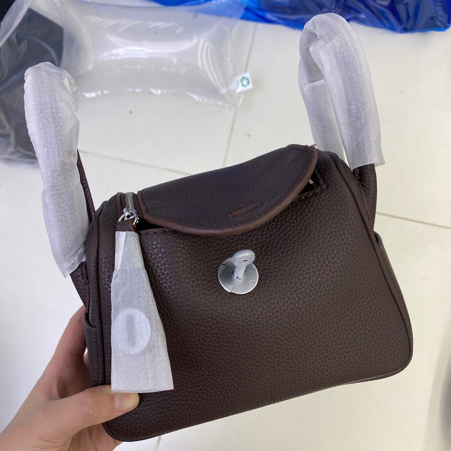 Doctor Lindy Retro Soft Cowhide Lychee Crossbody Bags