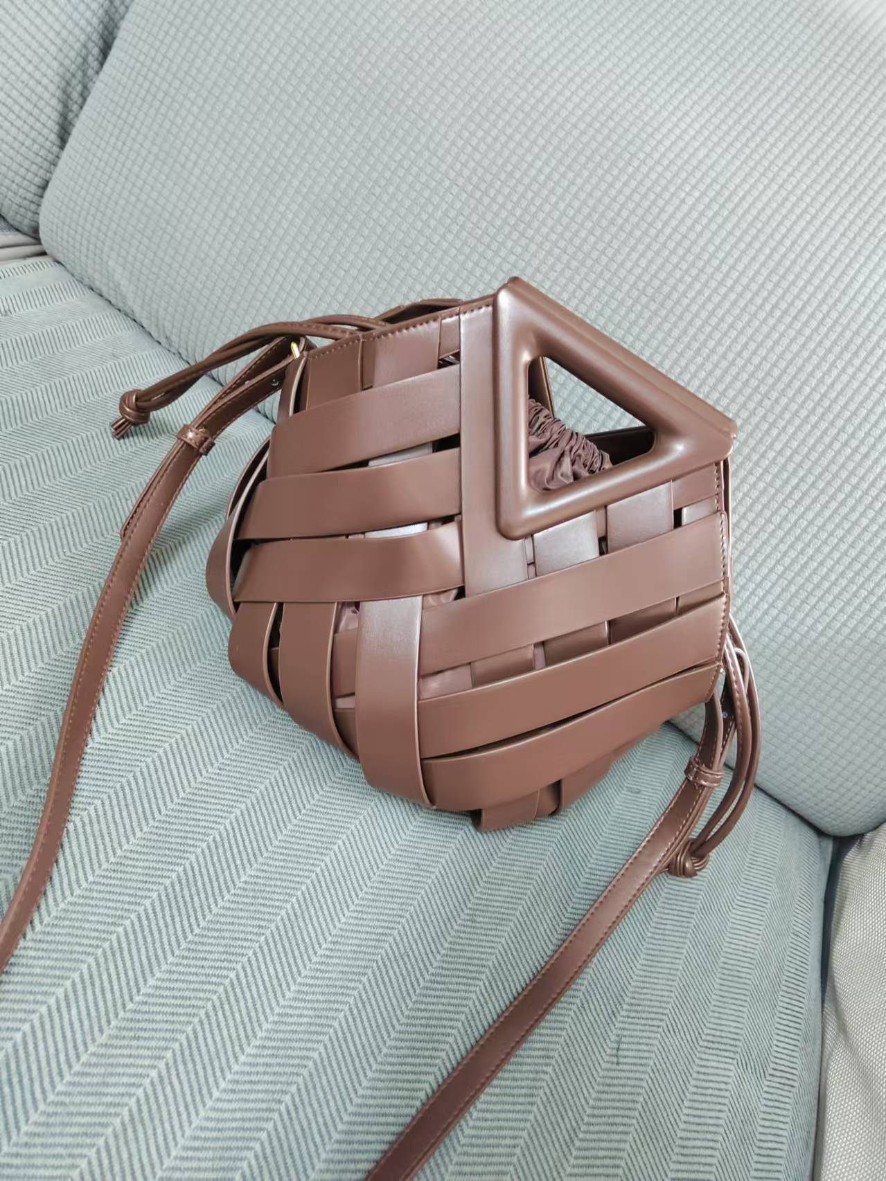 Women's Basket Design Elegant Fashion Inverted Triangle Bags