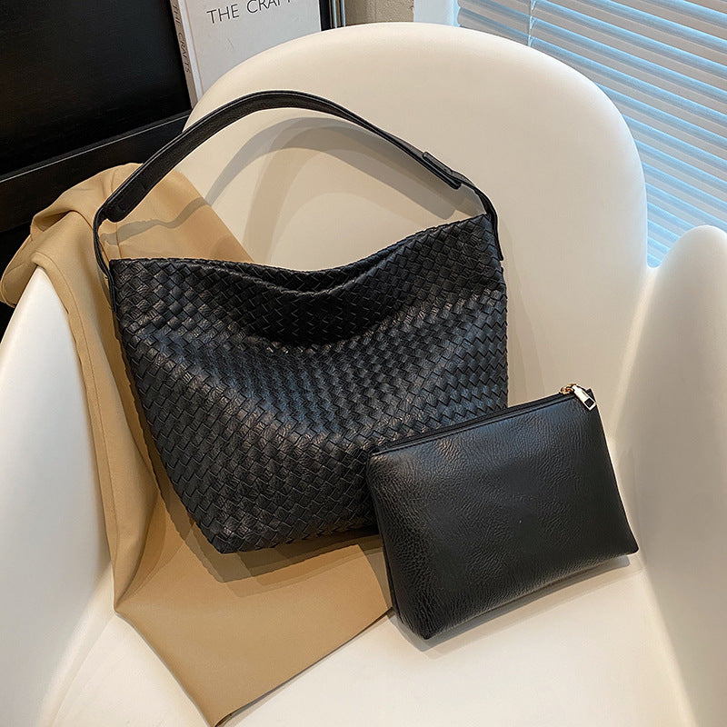Women's Super Popular Hand-woven French Large Capacity Shoulder Bags