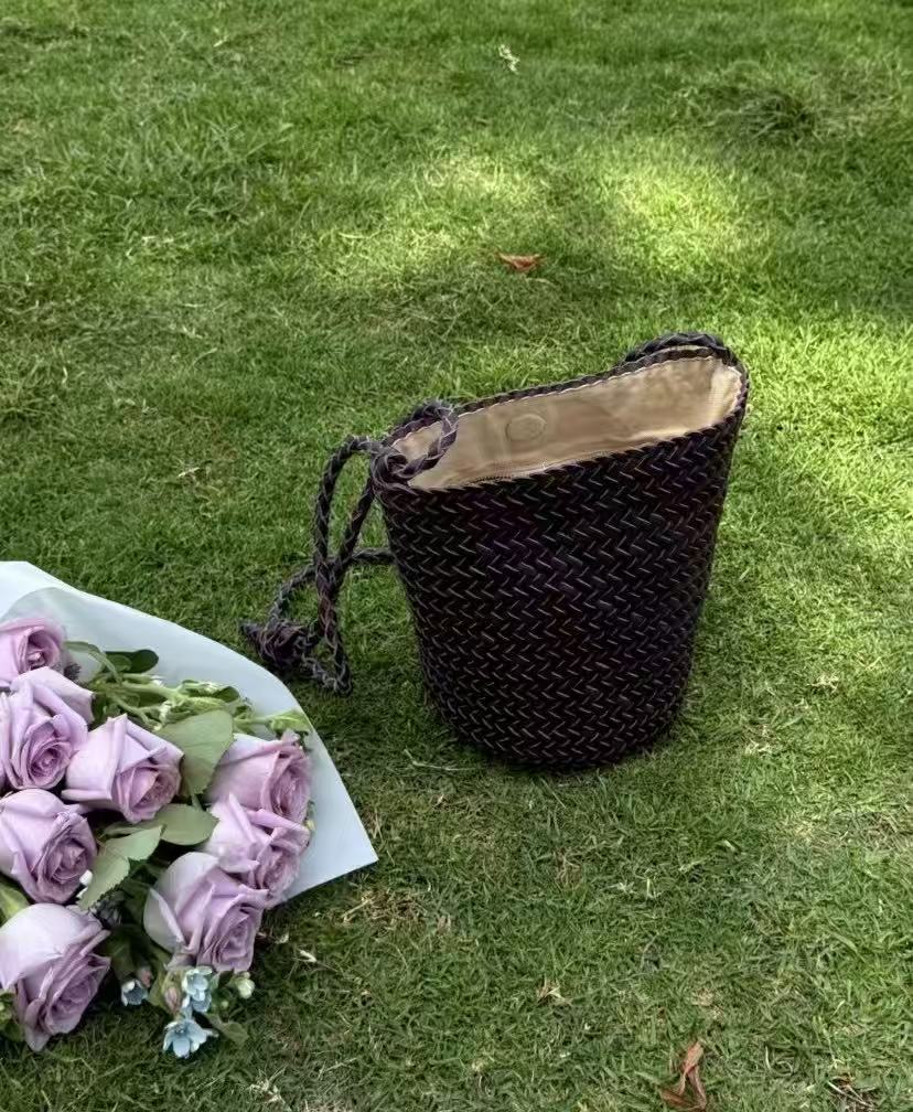 Summer Vegetable Tanning Leather Handmade Woven Shoulder Bags