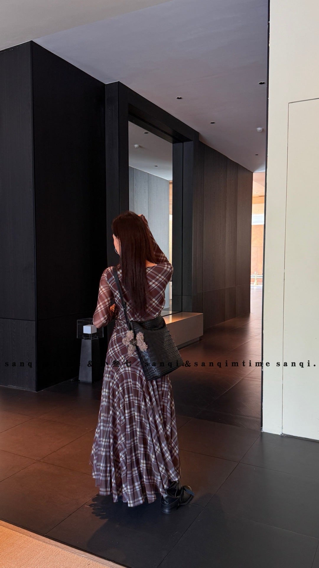 Women's Leather Design Simple Woven Big Magnetic Shoulder Bags