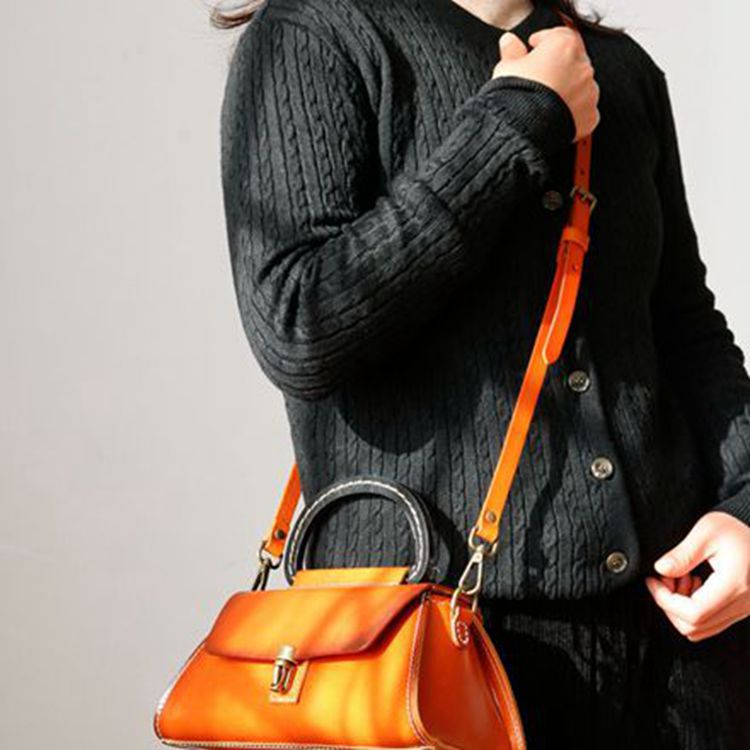 Women's Italian Retro Stylish Vegetable Tanned Leather Shoulder Bags