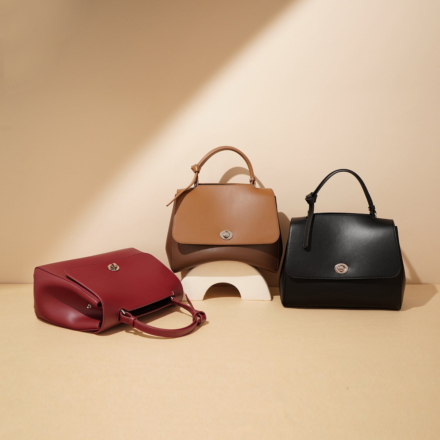 Women's Genuine Leather Fashionable Large Capacity Elegant Handbags