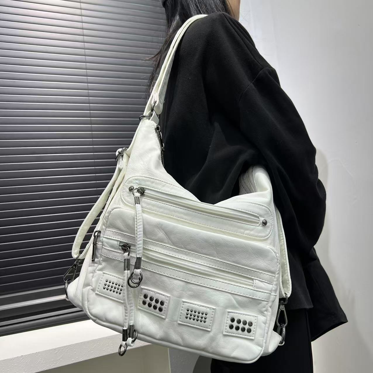 Women's Soft Leather Retro Trendy Commuter Crossbody Bags