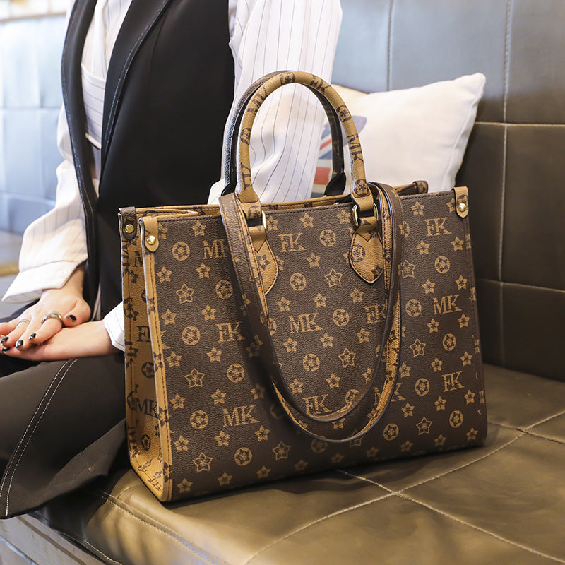 Women's Large Capacity Fashionable High-grade Western Style Shoulder Bags