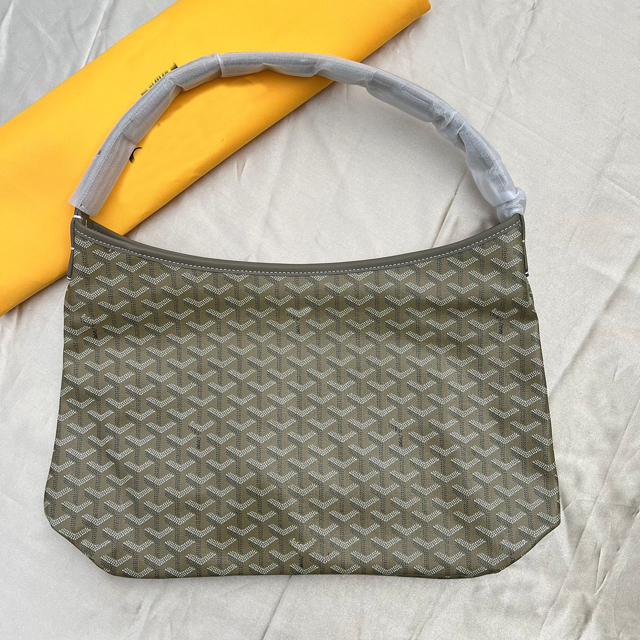 Women's Shopping Portable Letter Zipper Dog Teeth Armpit Bags