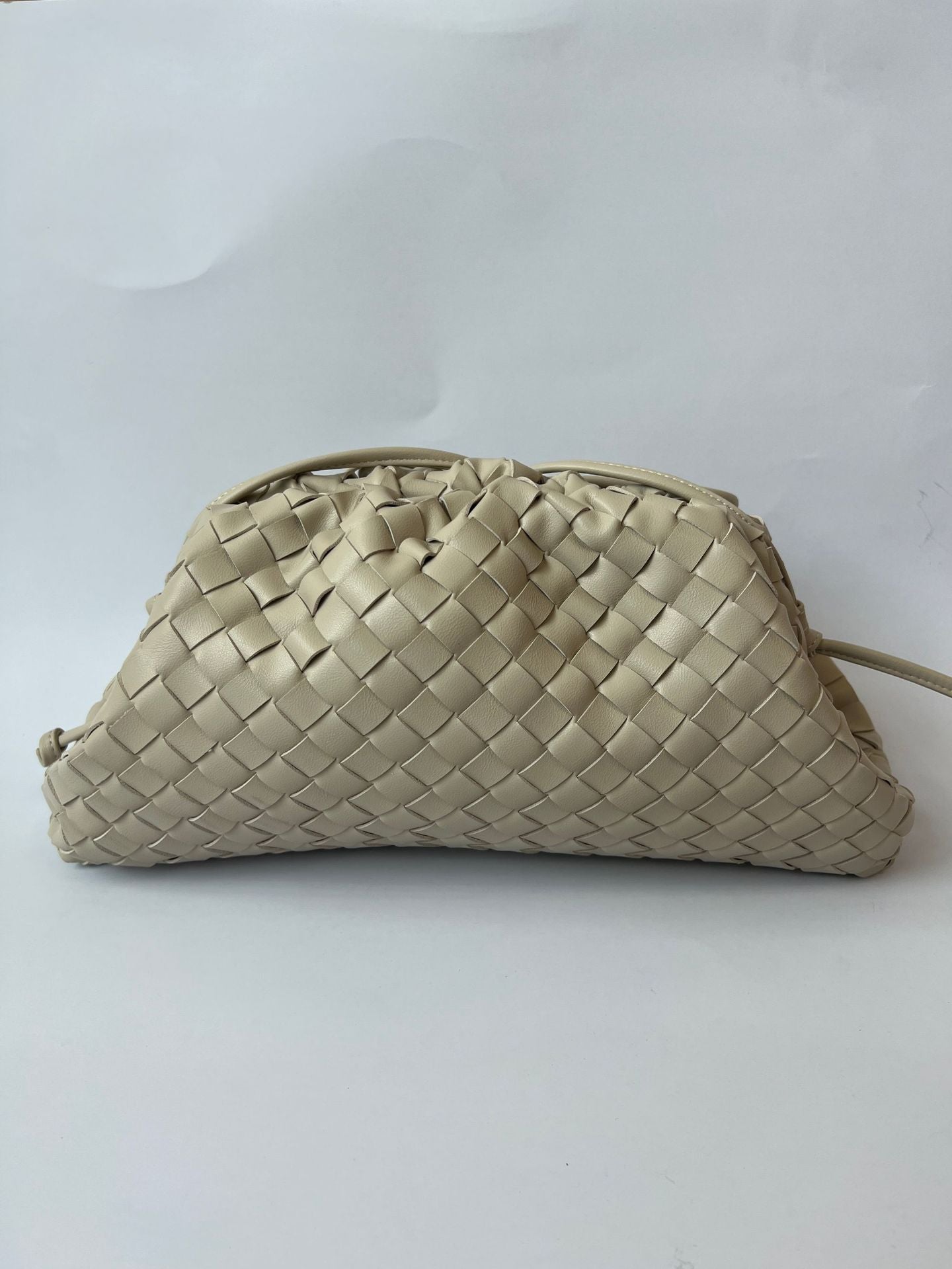 Large Size Cloud Woven Capacity Clip Crossbody Bags