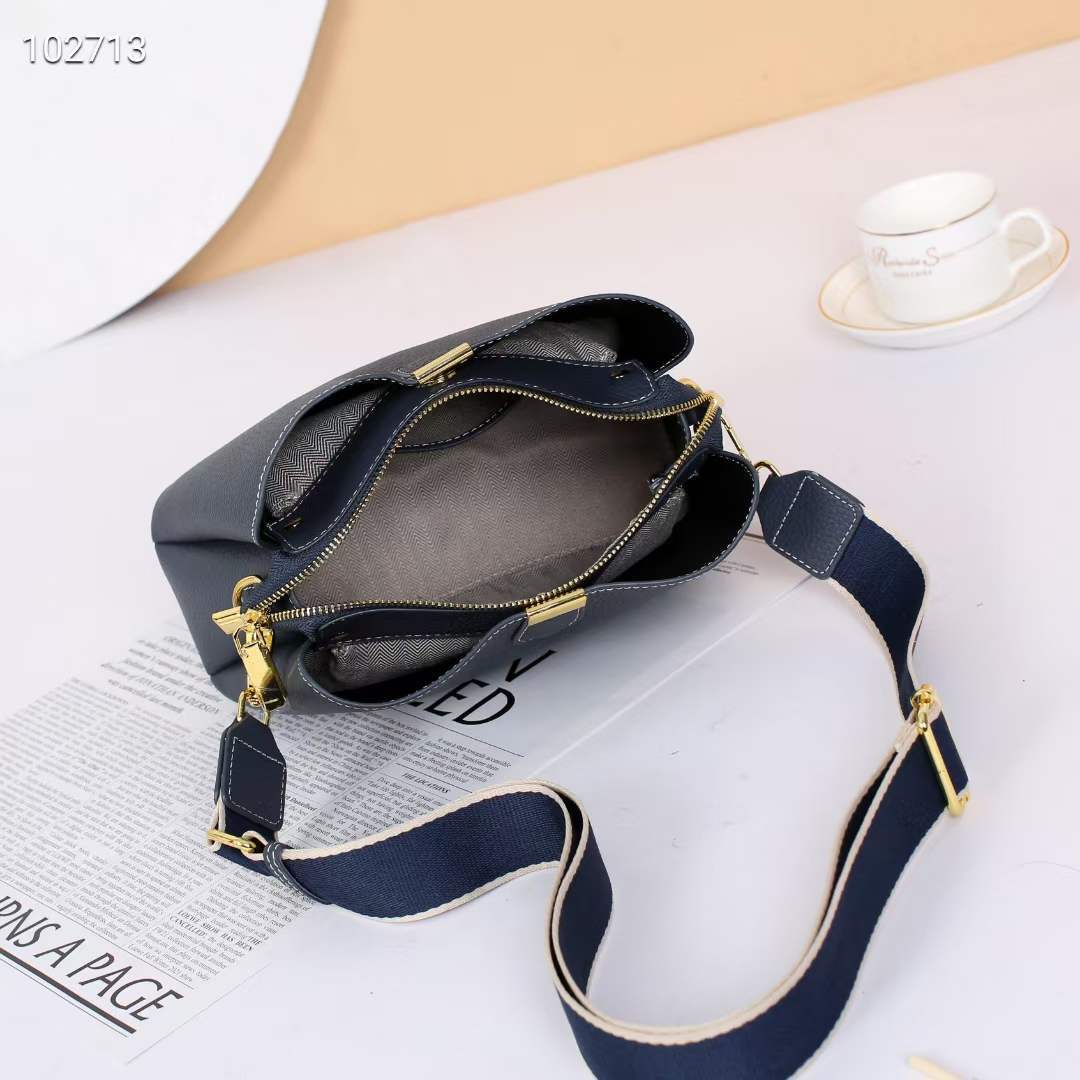 Women's Summer Layer Cowhide Vintage Leather Shoulder Bags