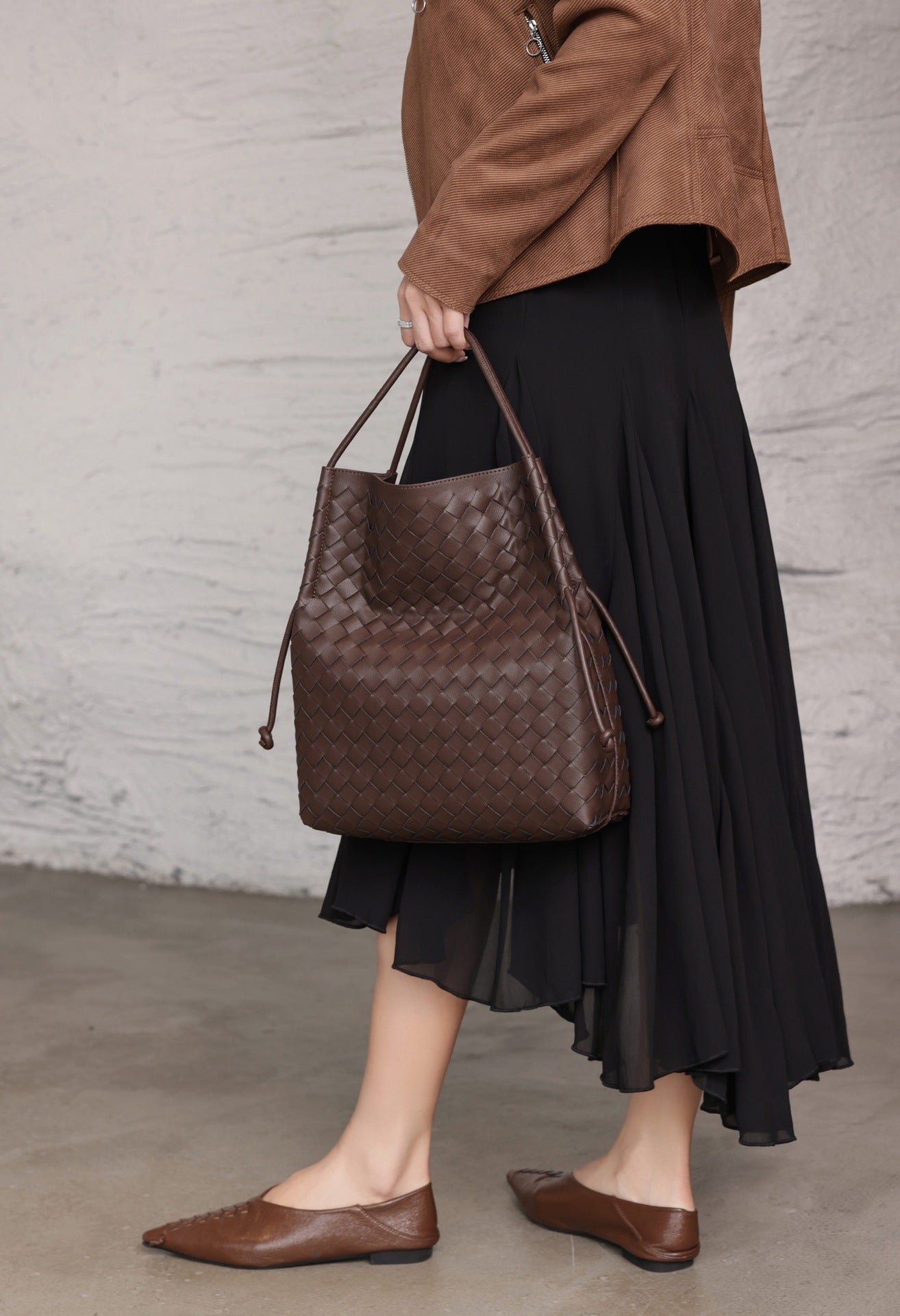 Women's Cowhide Woven Korean Fashionable With Large Shoulder Bags