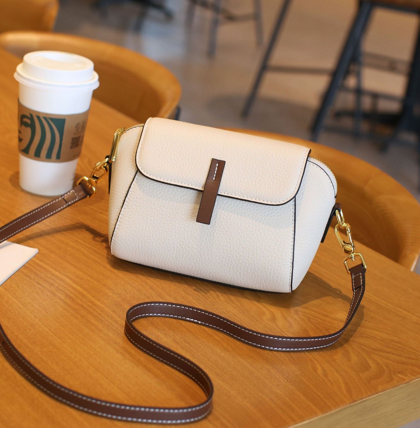 Women's & Men's First Layer Cowhide Single Medium Lady's Men's Bags