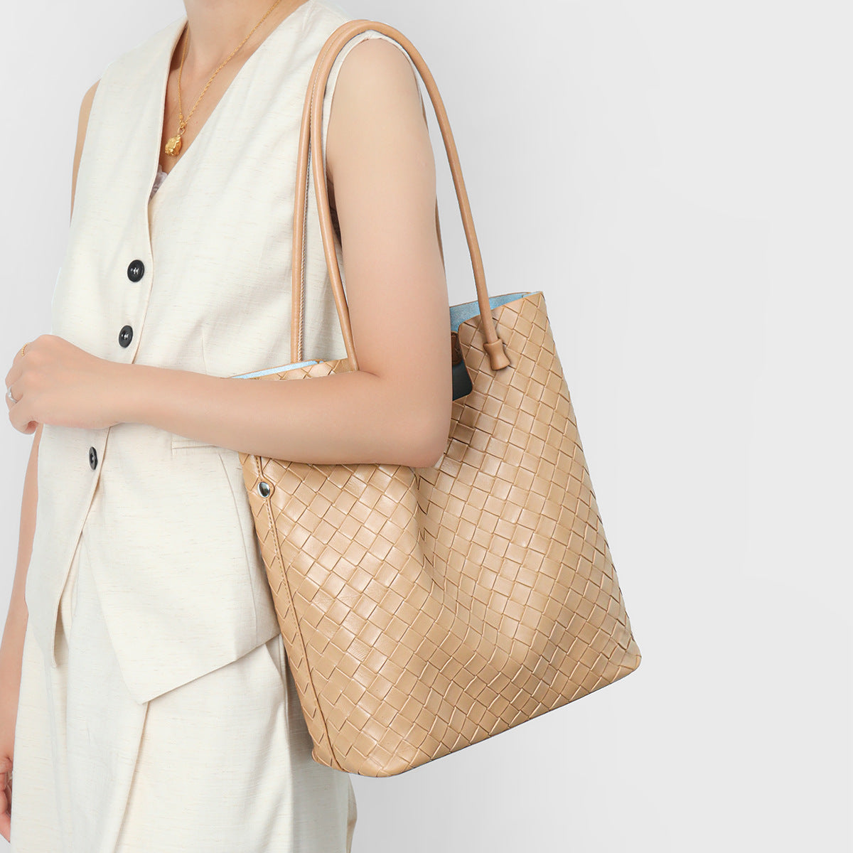 Women's Woven Large Cowhide Commuter Capacity Leather Shoulder Bags