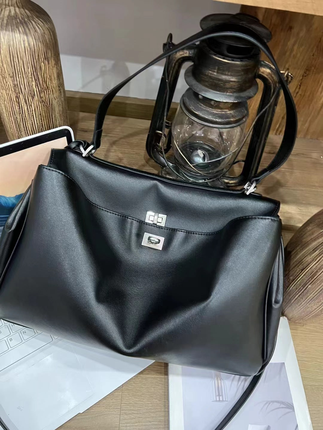 Genuine Leather High-grade Idle Style Twist Shoulder Bags