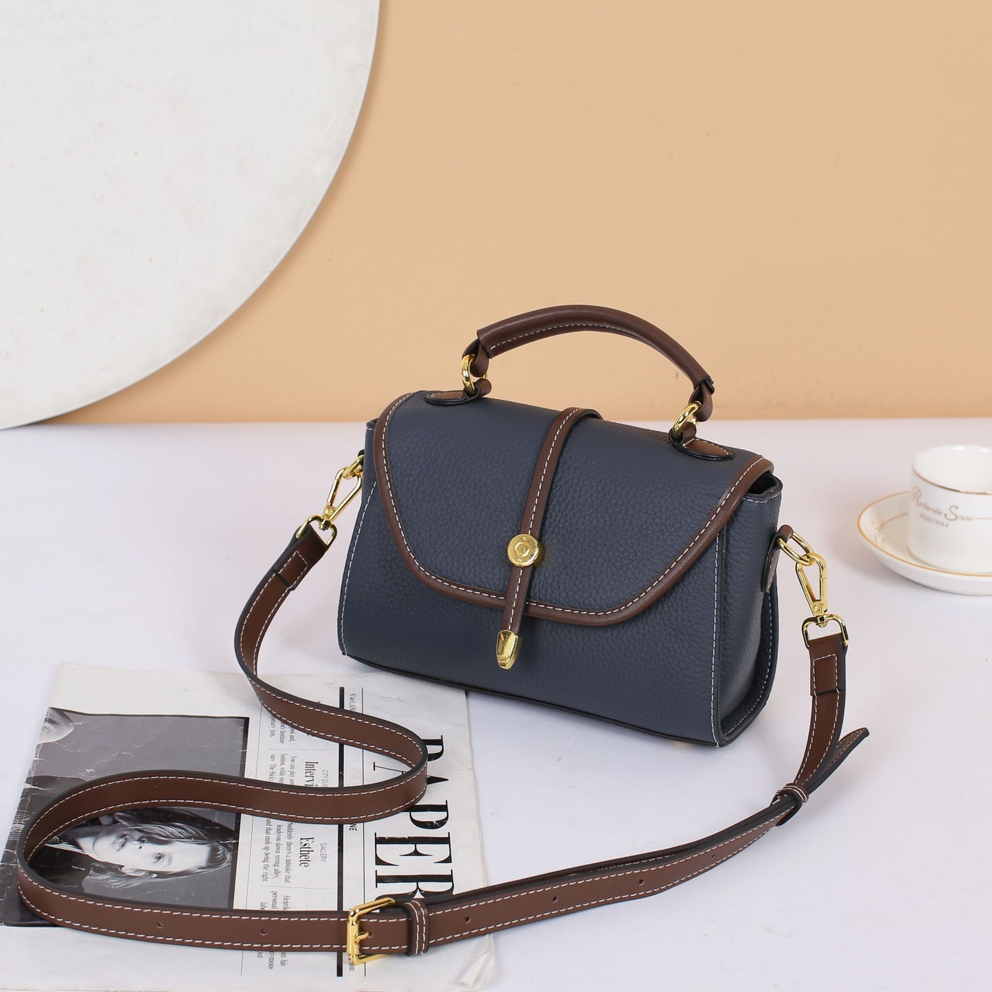 Women's Genuine Leather Fashionable Versatile Strap First Shoulder Bags