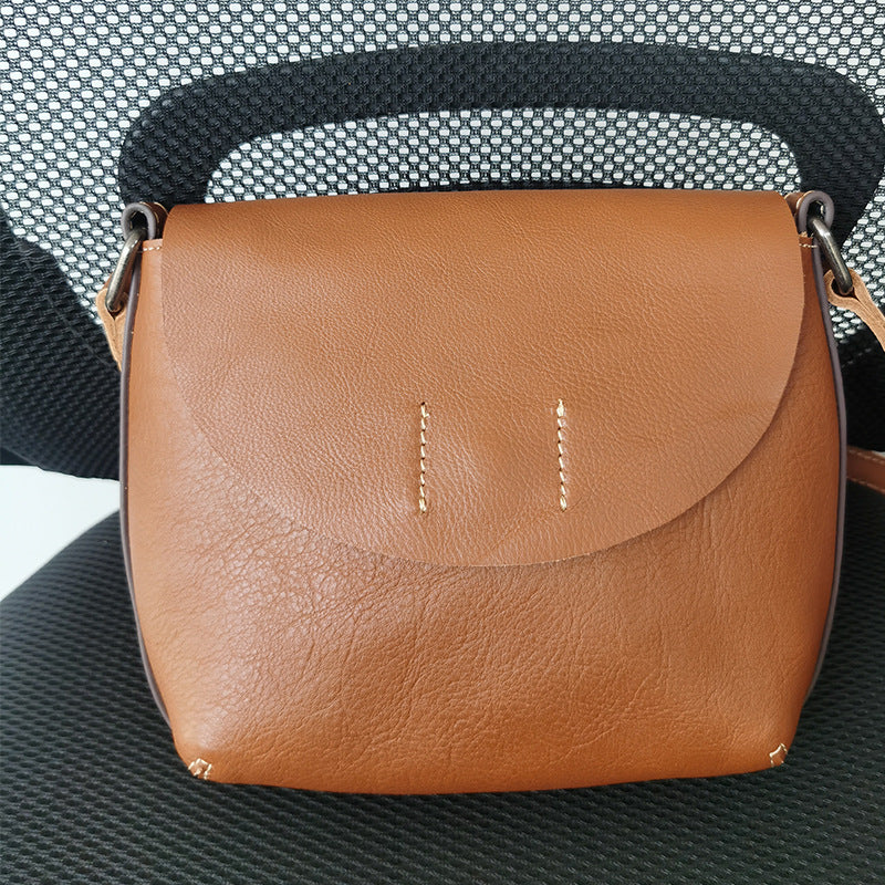 Women's Retro Style First Layer Cowhide Saddle Crossbody Bags