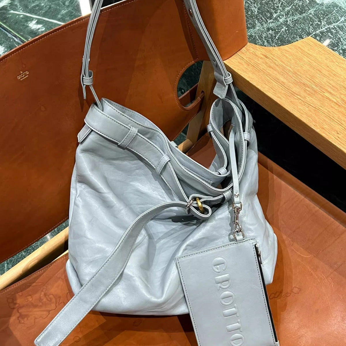 Comfortable Pleated Wandering Son Mother Simple Shoulder Bags