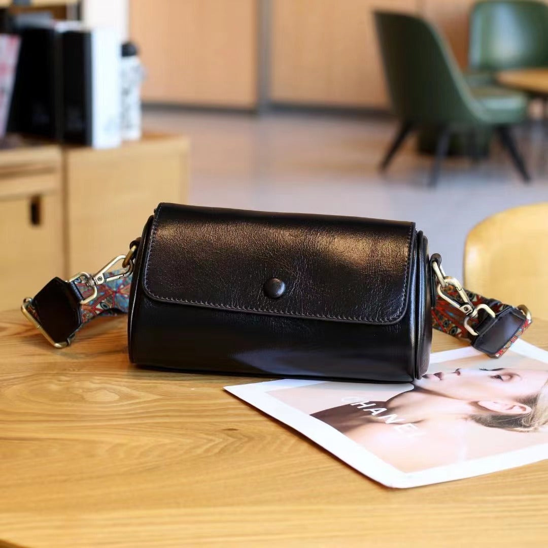 Women's Vegetable Tanned Leather Cowhide Round Simple Stylish Shoulder Bags