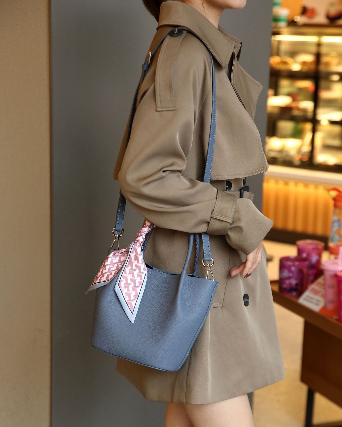 Women's First Layer Leather Large Capacity Mummy Shoulder Bags