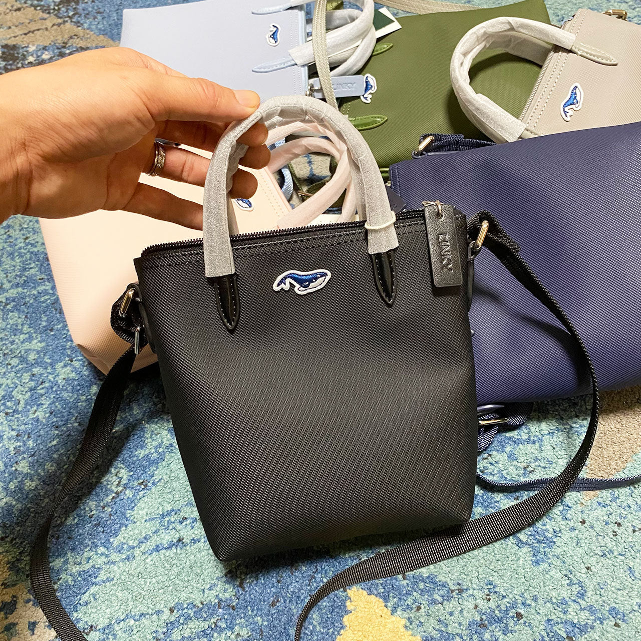 Women's Elegant Crocodile Portable Dumpling Waterproof Handbags