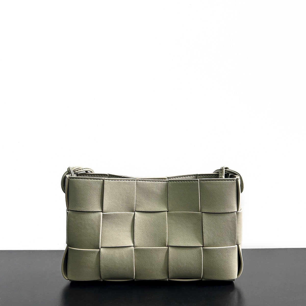 Fashion Soft Plaid Underarm Woven Shape Shoulder Bags