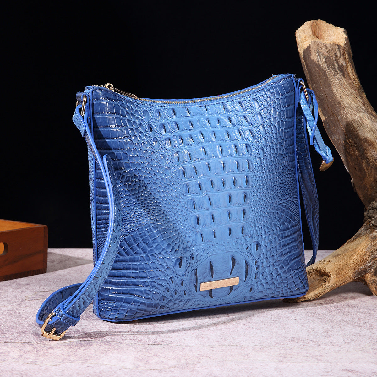 Women's Portable Retro Crocodile Pattern Brahmin Crossbody Bags