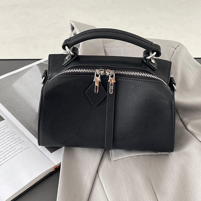Fashionable Retro Commuter High-grade Pillow Soft Handbags