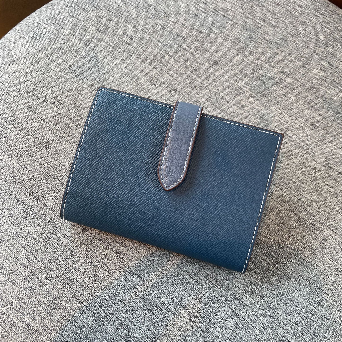 Cowhide Change Contrast Color Design Large Card Holder