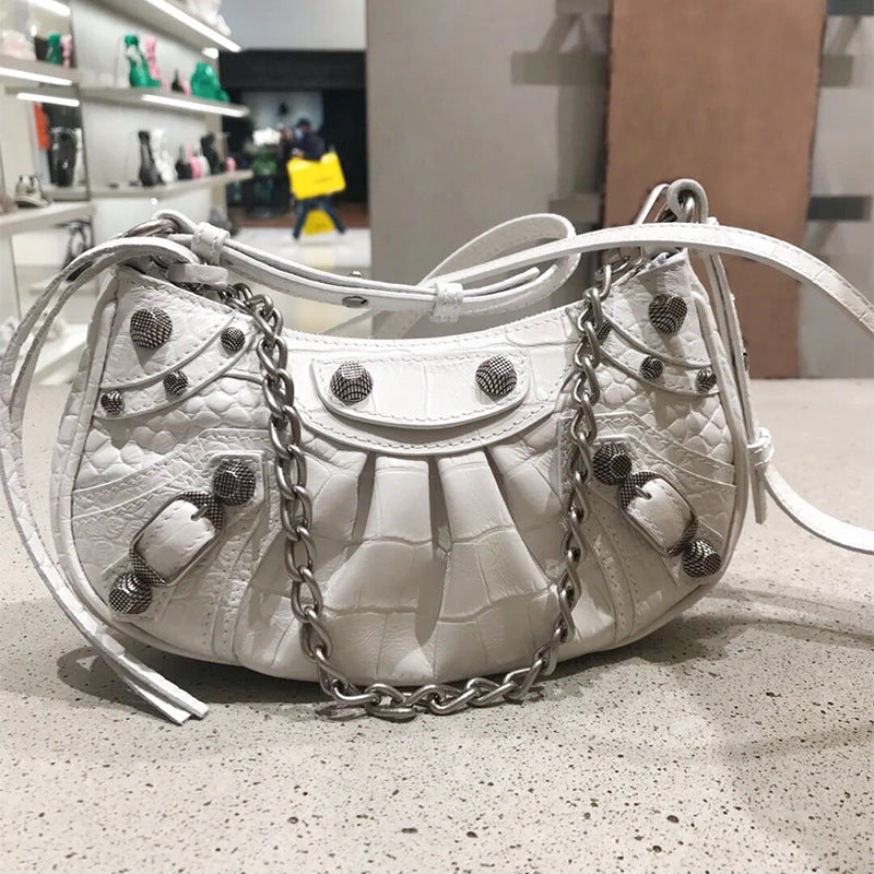 Motorcycle Female Personality Hot Chain Rivets Shoulder Bags