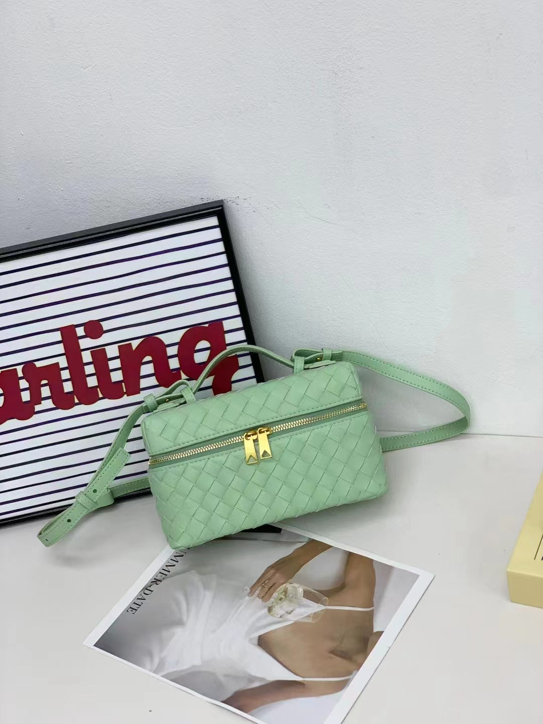 Women's Woven Lunch Box Genuine Leather Hand Bags