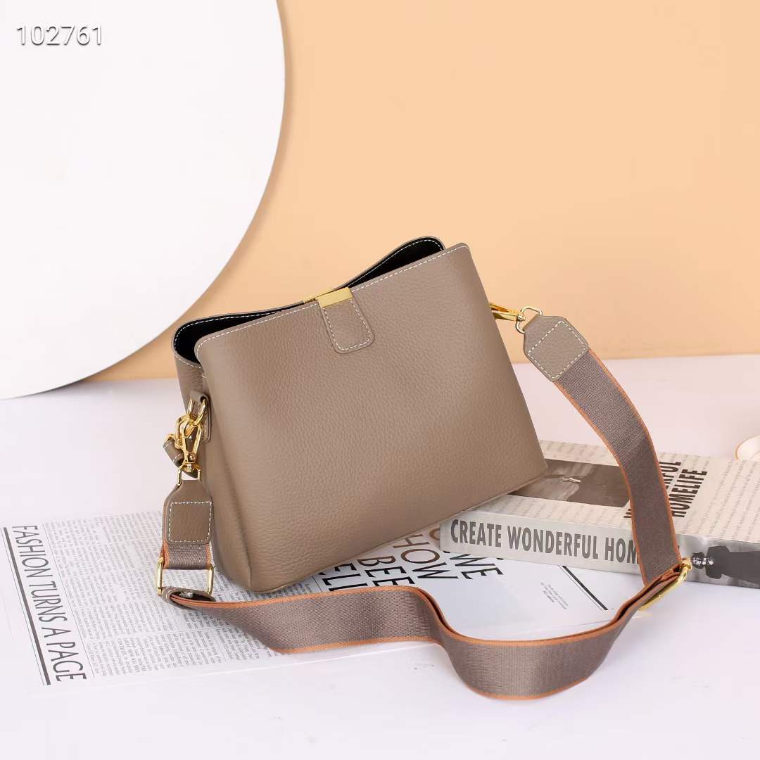 Women's Summer Layer Cowhide Vintage Leather Shoulder Bags